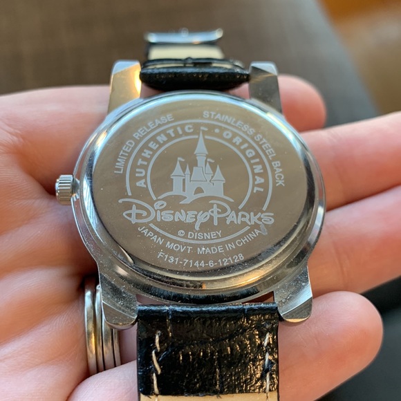 Mens Mickey Mouse watch - Disney Parks Authentic limited release - Picture 3 of 4